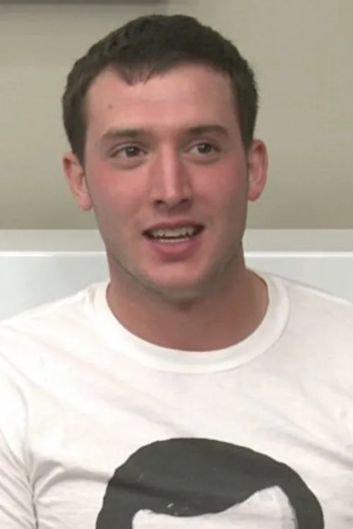 Mike West interpretando a