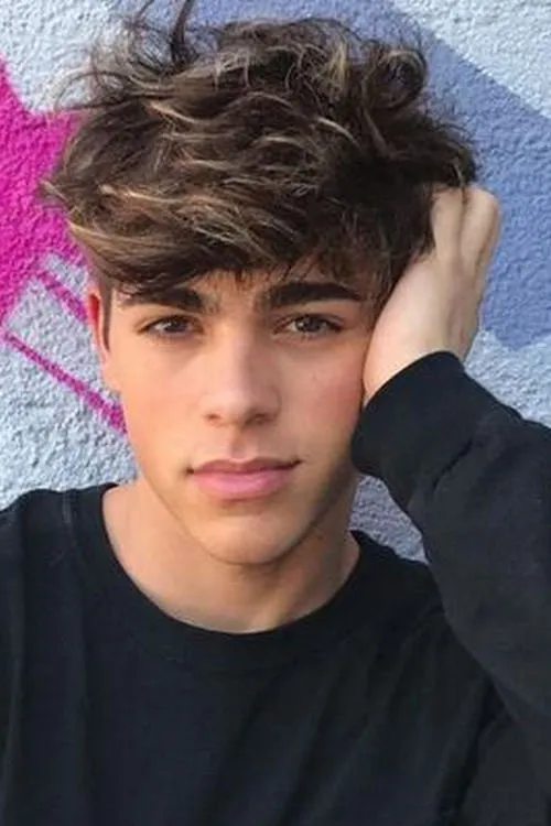 Mikey Barone interpretando a Self