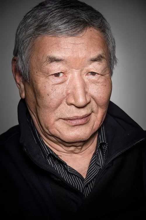 Mikhail Aprosimov interpretando a Nanook