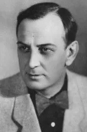 Aleksandra Popova ha trabajado con Mikhail Belousov en 1 ocasiones