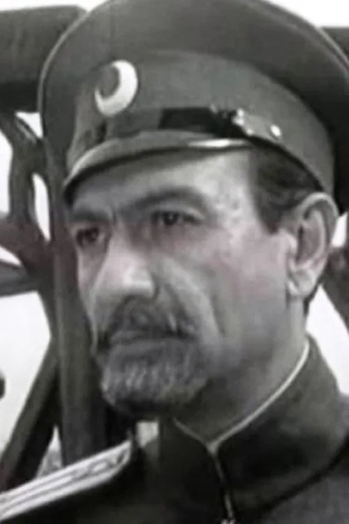 Emmett Kelly ha trabajado con Mikhail Mikhaylov en 1 ocasiones