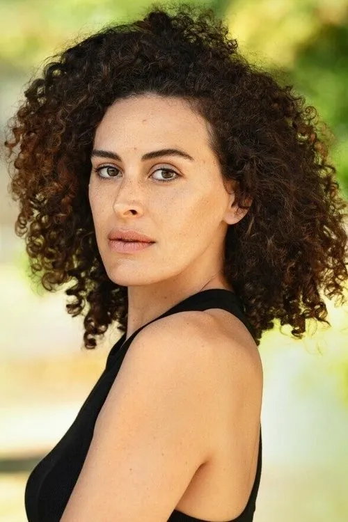 Mikkie-Dene Le Roux en su biografía y filmografía