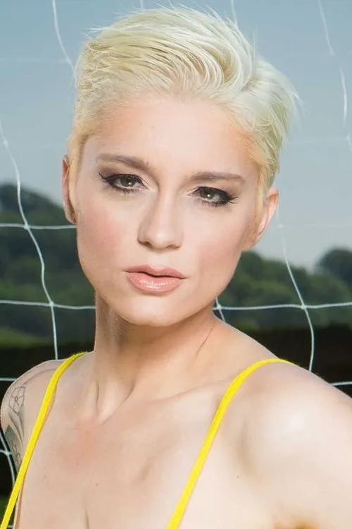 Mila Milan interpretando a 