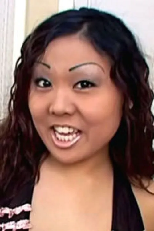 Mila Yung interpretando a