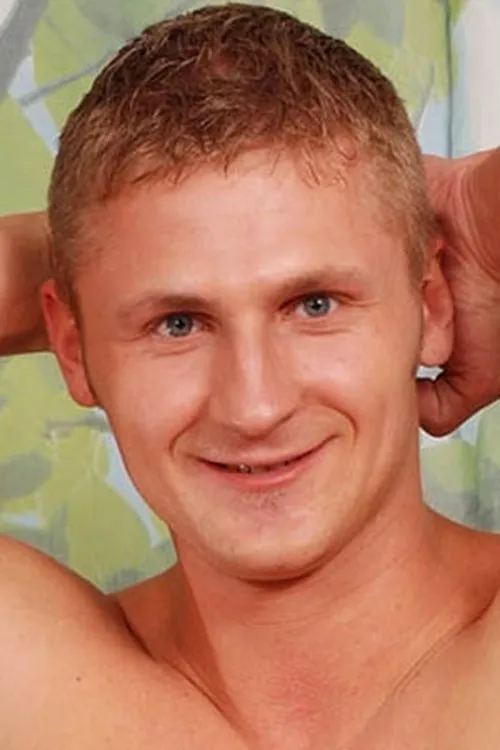 Milan Johanson interpretando a 