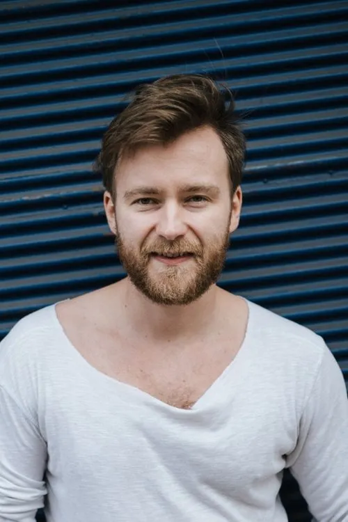 Alex Sharp ha trabajado con Milan Ligač en 1 ocasiones