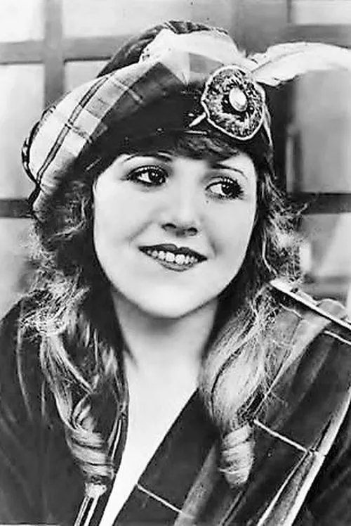 Mildred Reardon interpretando a