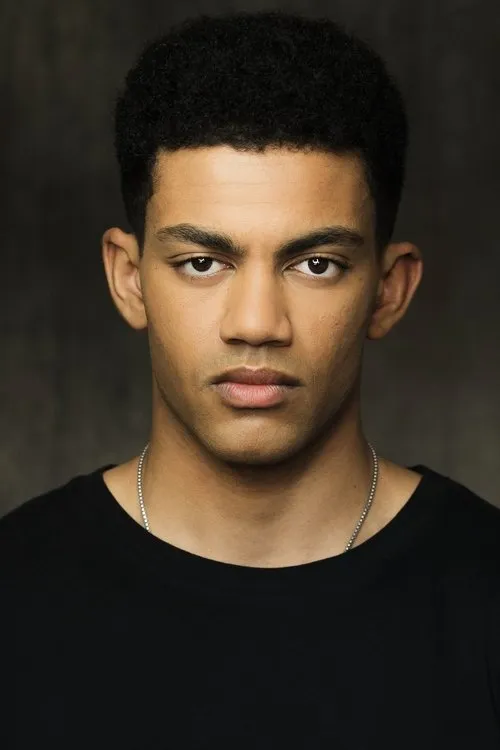 Miles Fowler interpretando a Tim