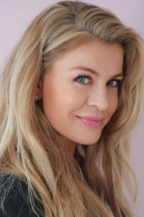 Mille Dinesen interpretando a 