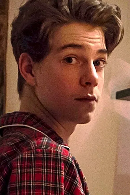 Milo Roussel interpretando a Sebastiano