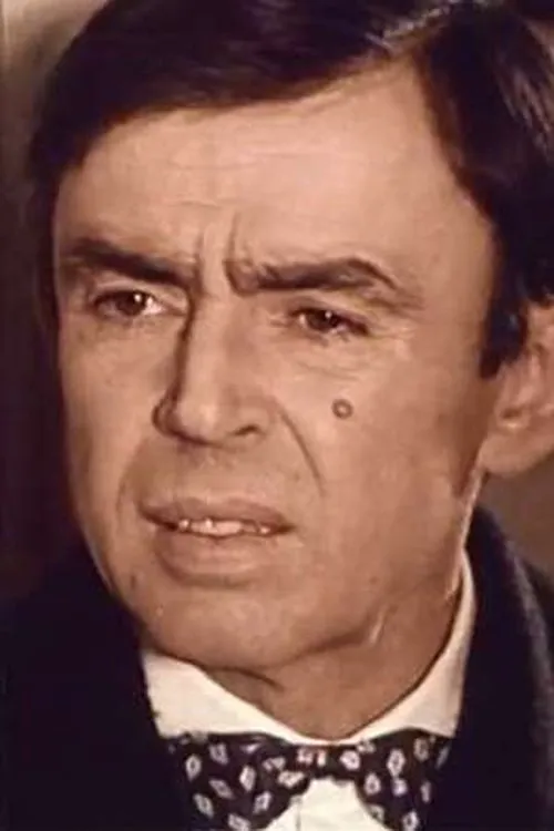 Miloš Kandić interpretando a Djuro