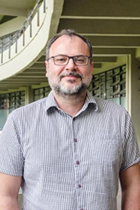 Renoaldo Pavan ha trabajado con Milton do Prado en 1 ocasiones