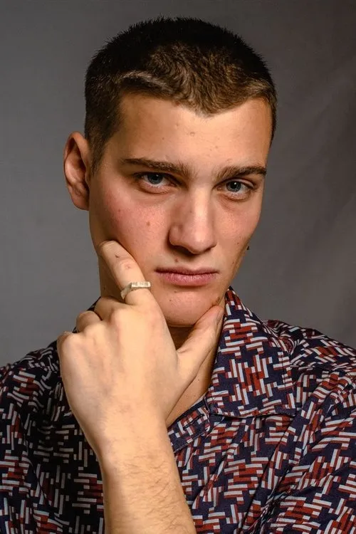 Milton Riche — personaje: Max