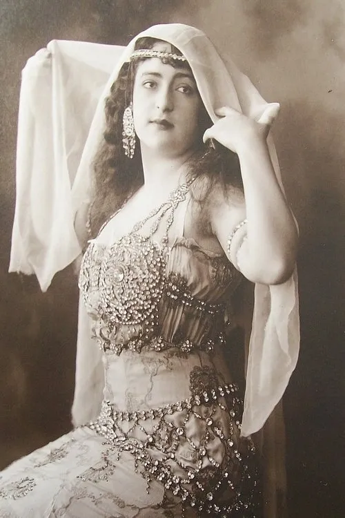 Alberto Morales ha trabajado con Mimí Derba en 1 ocasiones