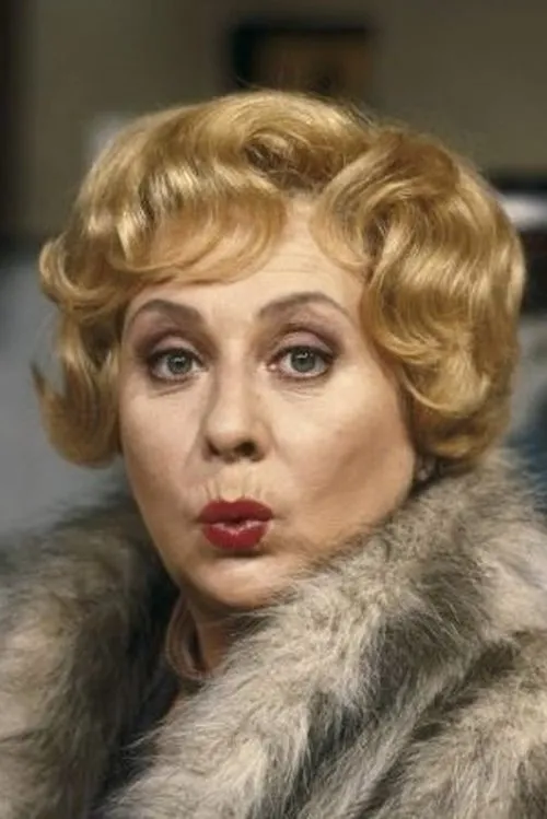 Mimi Kok interpretando a Psychiater