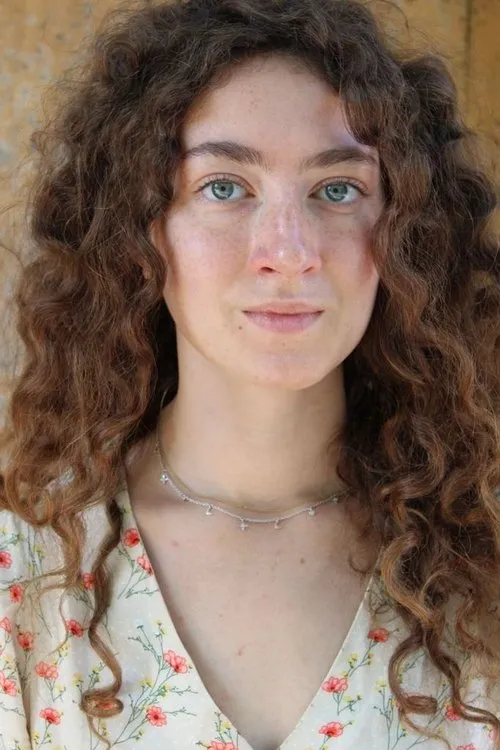 Mina Christ interpretando a Polly