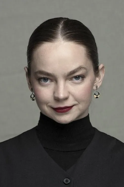 Mina Švajger interpretando a Maris