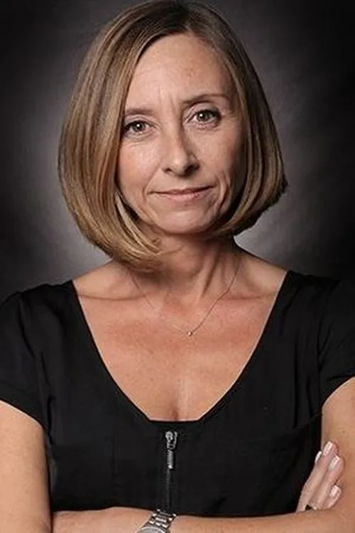 Mine Tüfekçioğlu — personaje: Nuran