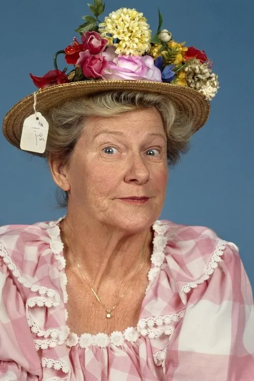Minnie Pearl interpretando a Self