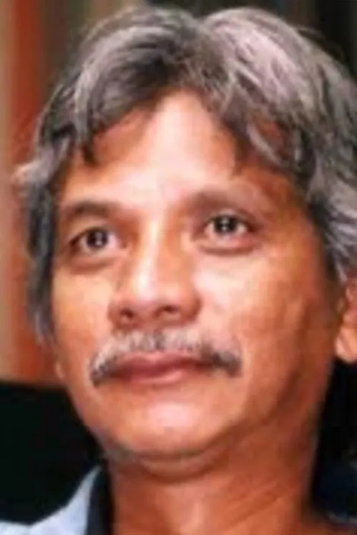 Mior Hashim Manap interpretando a