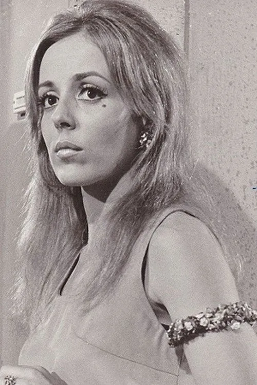 Nargis ha trabajado con Μιράντα Κουνελάκη en 1 ocasiones