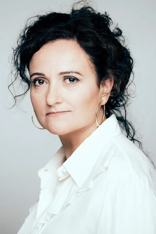 Míriam Alamany interpretando a Elena