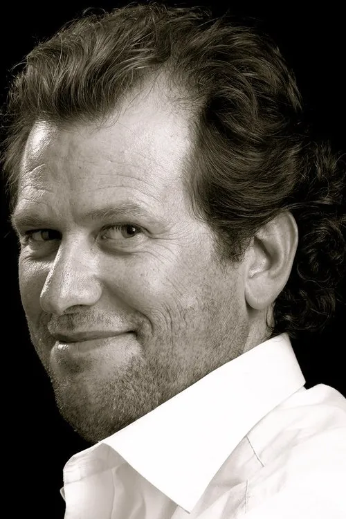 Mirko Artuso interpretando a Oste Secondo