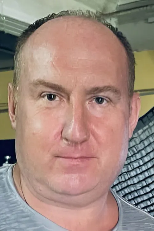 Mirosław Kuba Brożek interpretando a Turysta