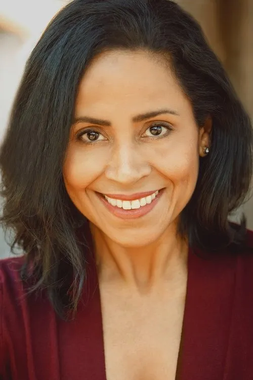 Misha Gonz-Cirkl en su biografía y filmografía