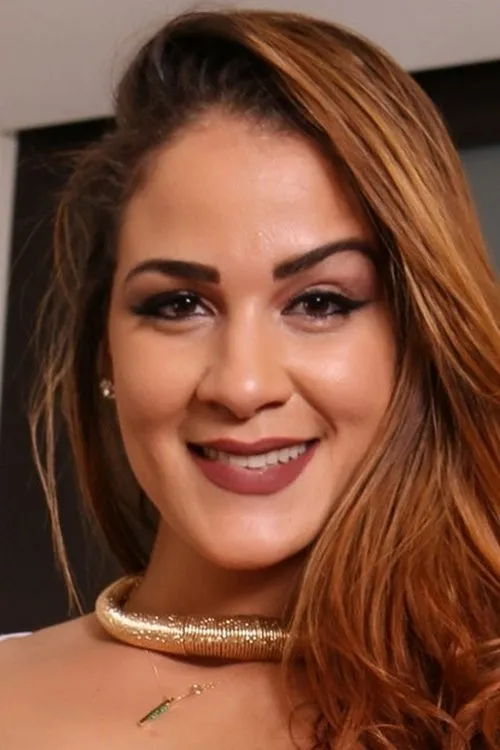 Miss Raquel interpretando a 