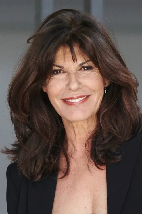 Mita Medici interpretando a 