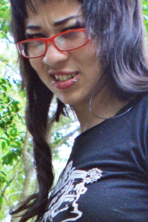 Miyuki Tachibana interpretando a Yoko