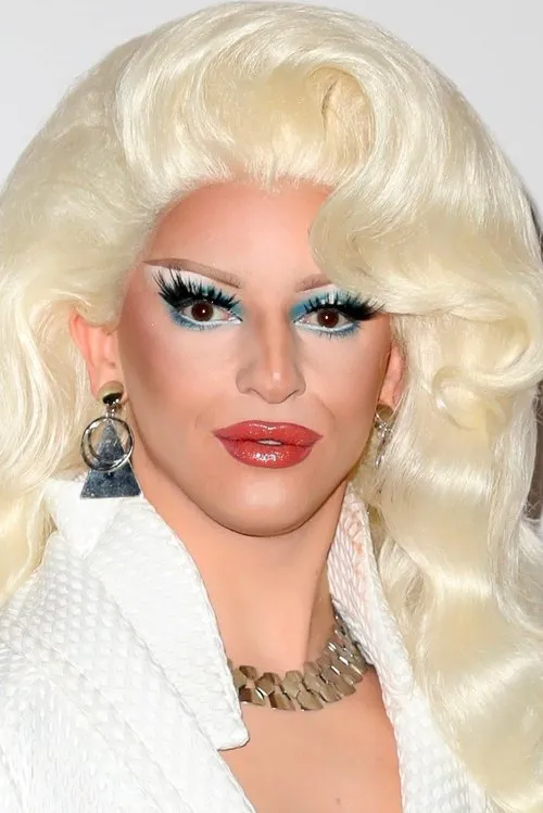 Miz Cracker interpretando a Self - Roaster