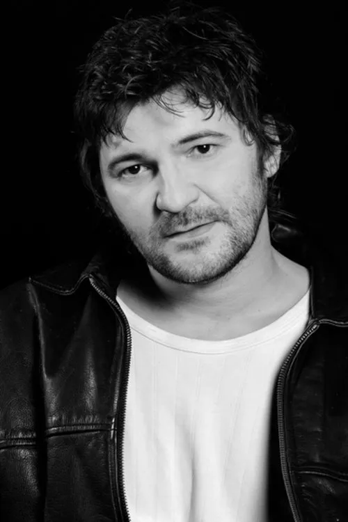 Mladen Vulić interpretando a Mate