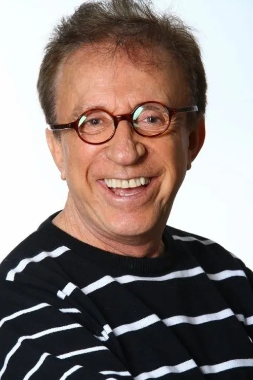 Moacyr Franco interpretando a Self