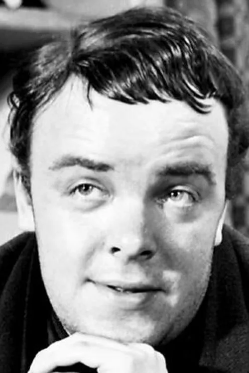 Mogens Davidsen interpretando a Chauffør Mikkelsen