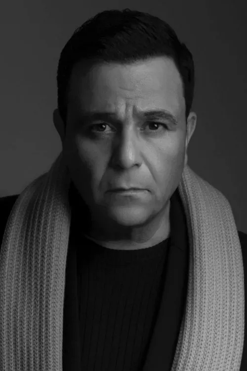 Mohamed Fouad interpretando a Performer