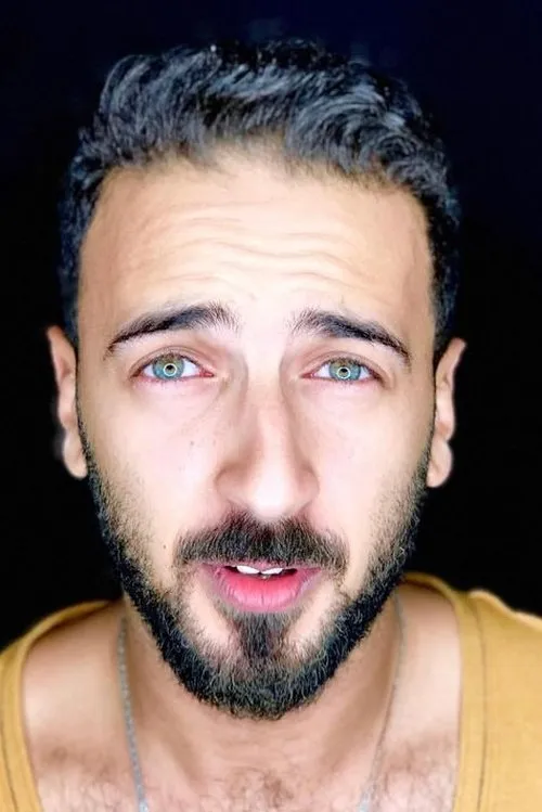 Mohamed Mahran interpretando a Tamer Taymour