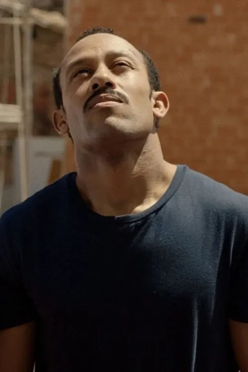 Mohamed Mellali interpretando a Mohamed