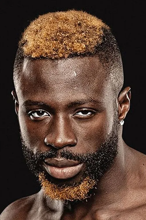 Mohamed Soumaoro interpretando a Self