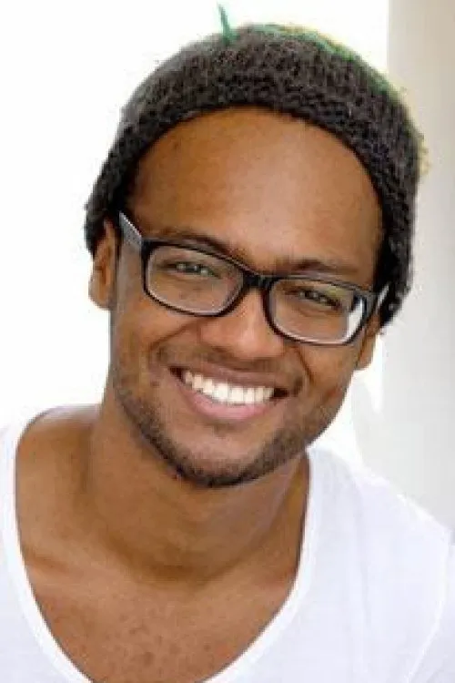 Mohammmed Kamga interpretando a Bertus dewasa