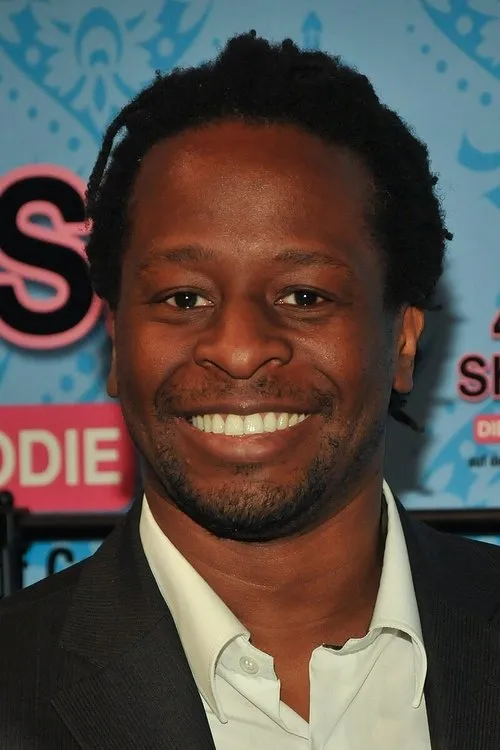 Larissa Marolt ha trabajado con Mola Adebisi en 1 ocasiones