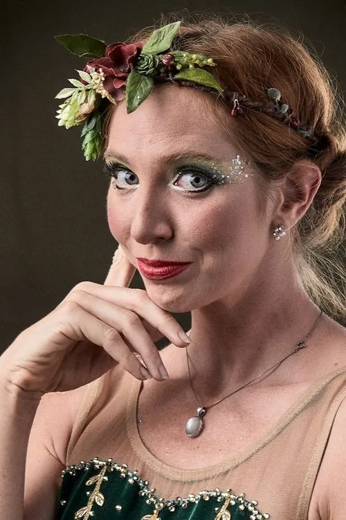 Frank V. Ross ha trabajado con Molly Plunk en 1 ocasiones