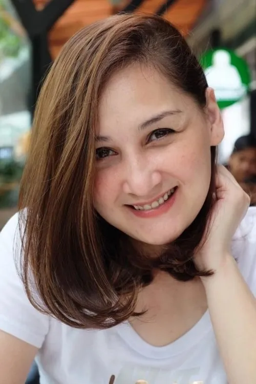 Mona Ratuliu interpretando a Andini