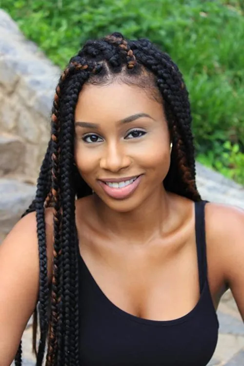 MonaLesa Diamond interpretando a Catering Housewife