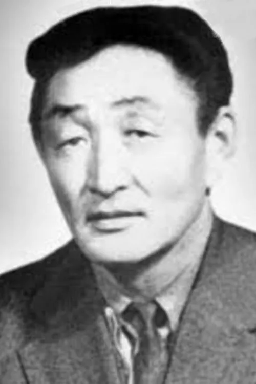 Mondoony Norsonjav interpretando a Dolingor