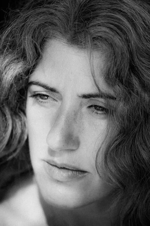 Mónica Garnel interpretando a 