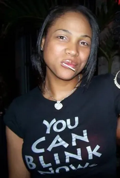 Monie Love interpretando a 