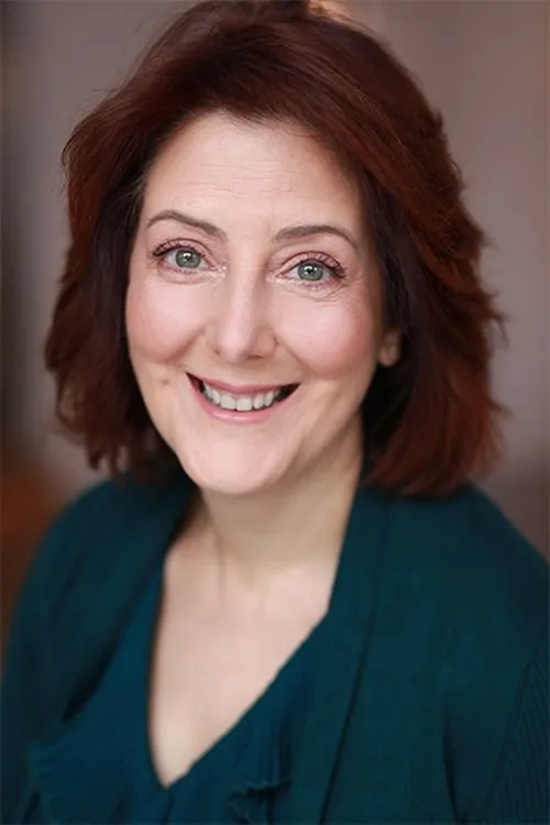 Monik Vincent interpretando a Mère d'Audrey