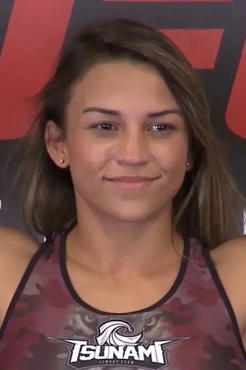 Monique Adriane Azevedo interpretando a Self